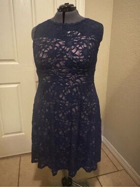 Navy Sleeveless Lace Midi Dress - Feminine Fit & Flare